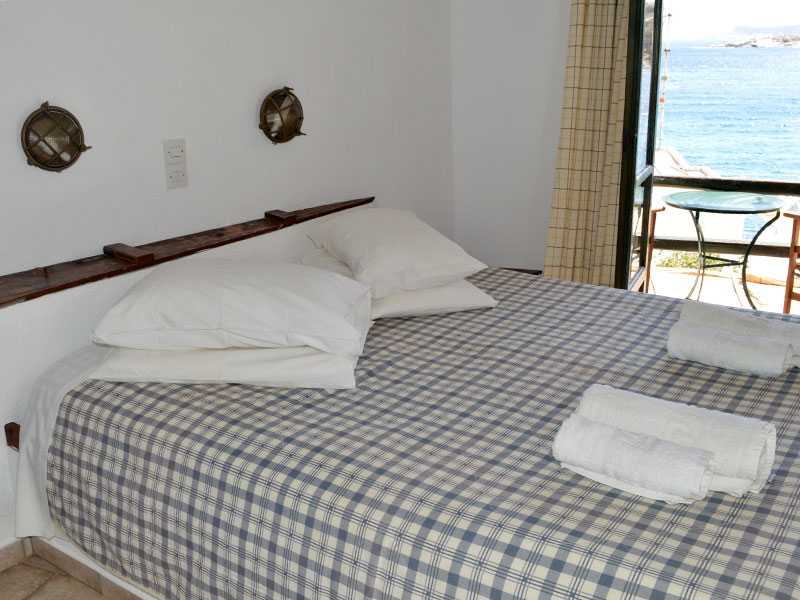 Rooms and studios Aperanto in Faros in Sifnos island