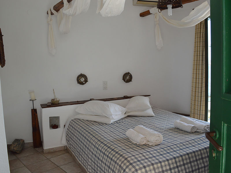 Les chambres et les studios Aperanto dans Faros à Sifnos